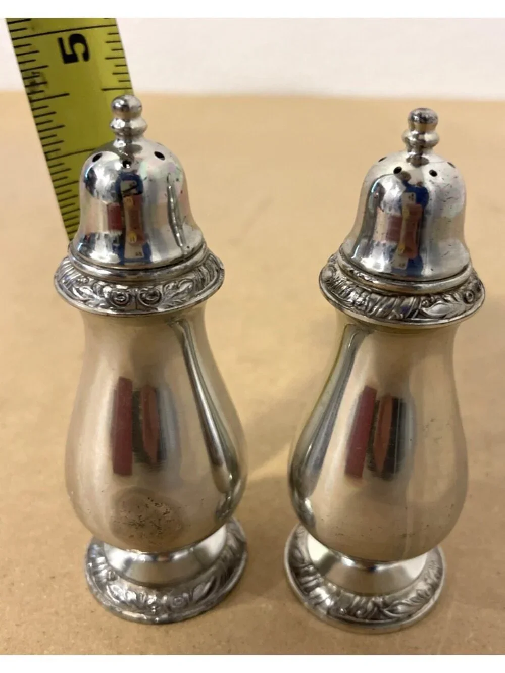 Oneida Community Henley Sliverplate Tudor Plate Salt And Pepper Shakers 5